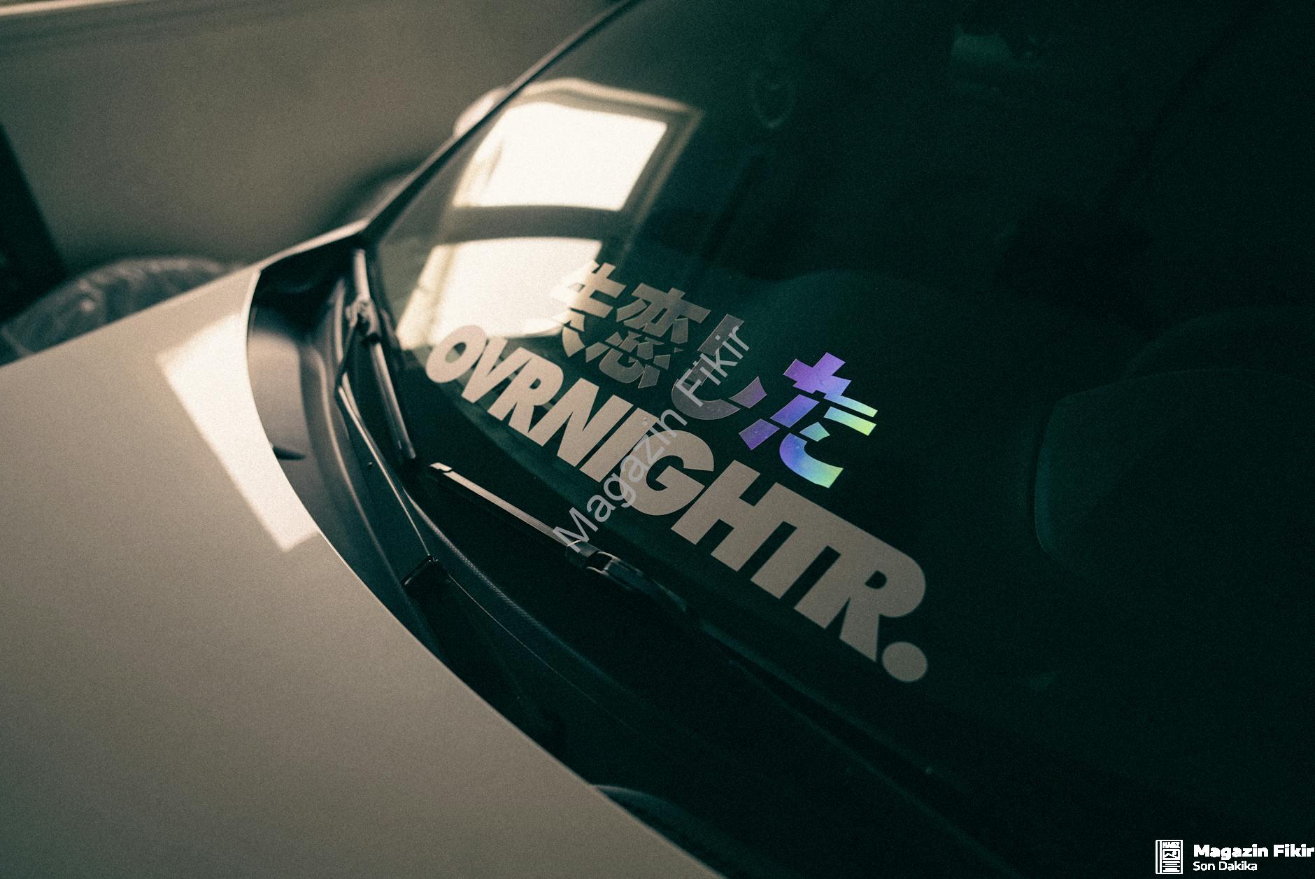 Yolda Kaldığınızda Yapmanız Gerekenler: Oto Yol Yardımı Rehberi