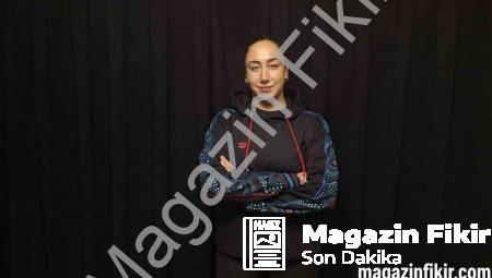 39 km’yi 14 saatte yüzdü: Elif Berke Türkiye birincisi