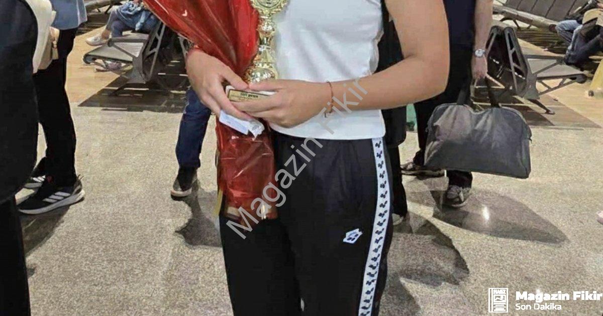 ELİF BERKE 4 EKİM’DE HATAY’DA  DÜZENLENEN 5. İSKENDERUN KÖRFEZİ AÇIK DENİZ YÜZME MARATONU’NDA GENEL KLASMAN VE YAŞ GRUBUNDA 39 KİLOMETRELİK MESAFEYİ 14 SAATTE YÜZEREK TÜRKİYE BİRİNCİSİ OLDU.