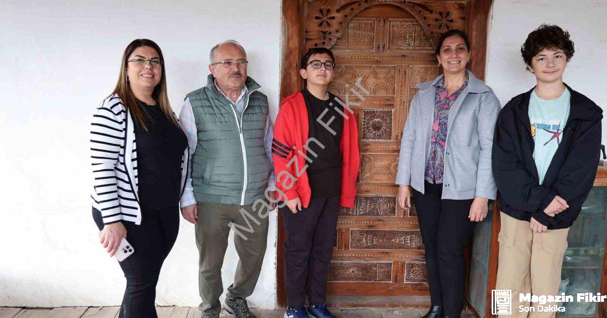 "Muğla'nın Mimari İncisi Katrancı Evleri İçin Anlamlı Proje" başlıklı haber için fotorealistik, prof