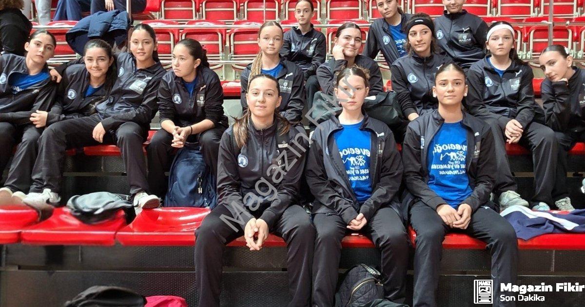 "Yalıkavakspor'un Genç Yıldızları Konya'da Parkeyi Salladı: Farklı Başlangıç" başlıklı haber için fo