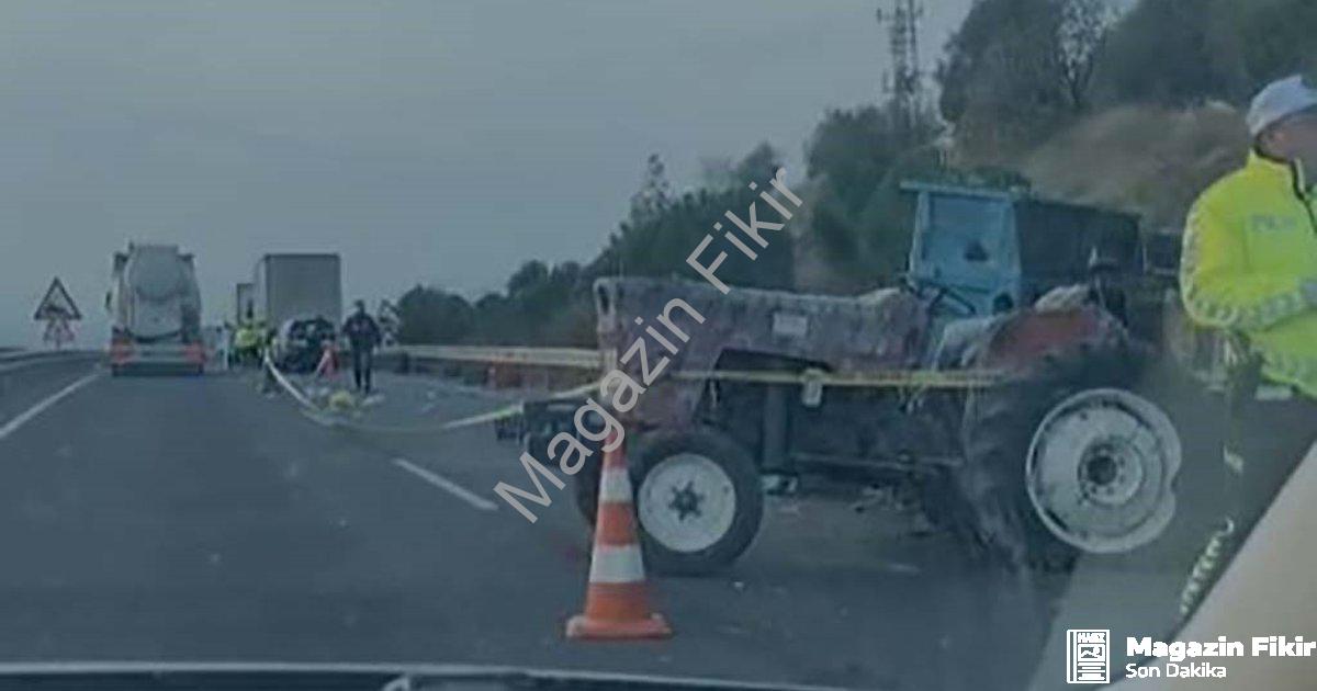 "Akhisar'da Feci Zincirleme Kaza: Zeytin İşçilerini Taşıyan Traktör Karıştı" başlıklı haber için fot