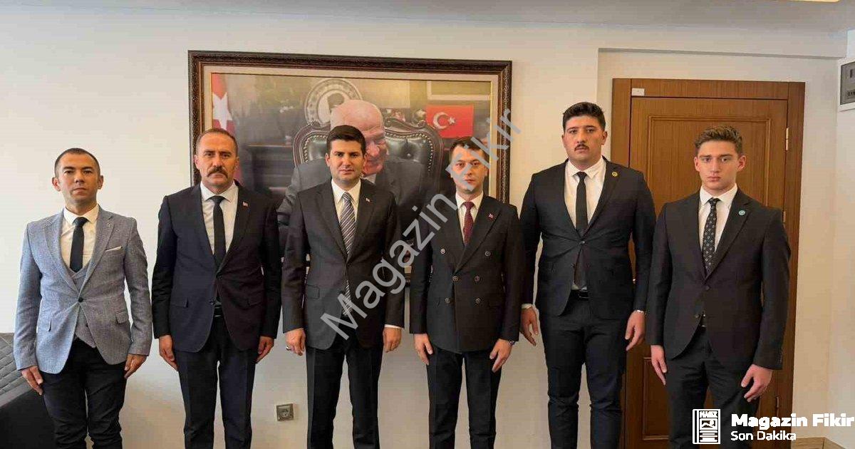 "Kütahya Ülkü Ocakları'ndan Başkent Çıkarması: Bahçeli ve Yıldırım Ziyareti" başlıklı haber için fot