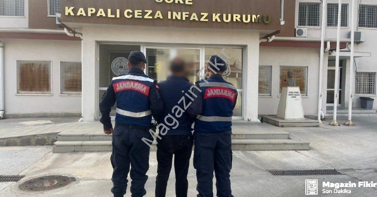 "Kuşadası'nda Nefes Kesen Operasyon: 25 Yıl Hapis Cezası Vardı!" başlıklı haber için fotorealistik,
