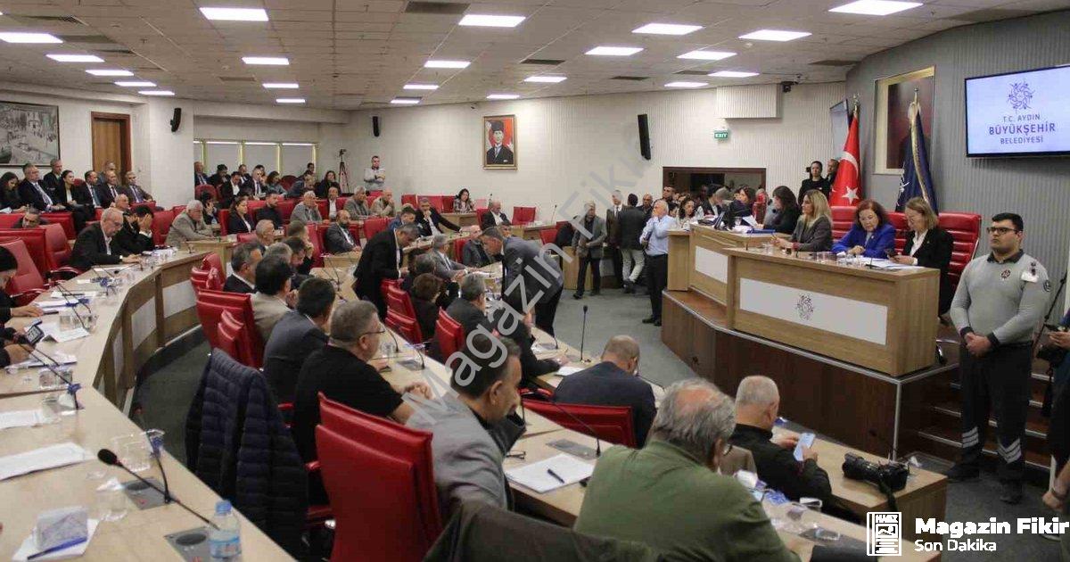 "Aydın'da Su İndirimi Kararı 6 Ay Ertelendi" başlıklı haber için fotorealistik, profesyonel bir habe