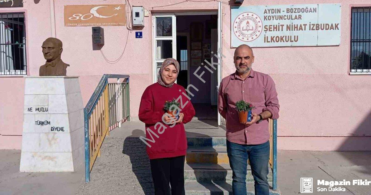 "Bozdoğan Belediyesi'nden Öğretmenler Gününe Özel Jest" başlıklı haber için fotorealistik, profesyon