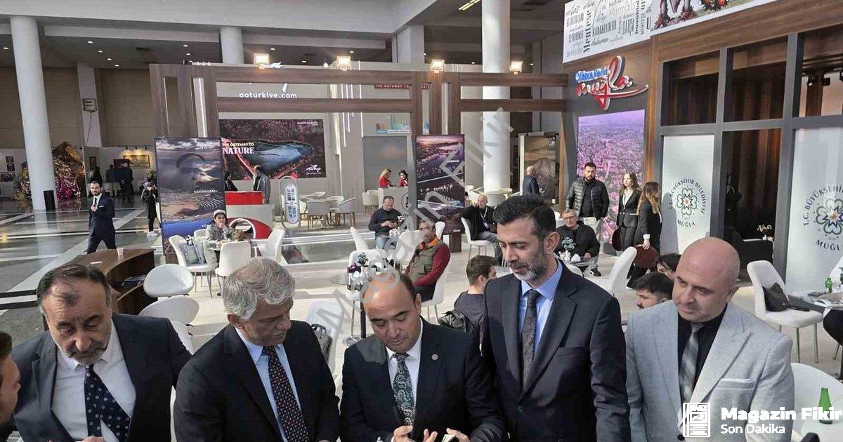 "Muğla, Travelexpo Ankara’da Turizmin Yıldızı Oldu" başlıklı haber için fotorealistik, profesyonel b
