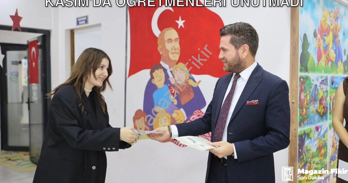 "Tavas Belediye Başkanı Kadir Tatık 24 Kasım'da Öğretmenleri Unutmadı" başlıklı haber için fotoreali