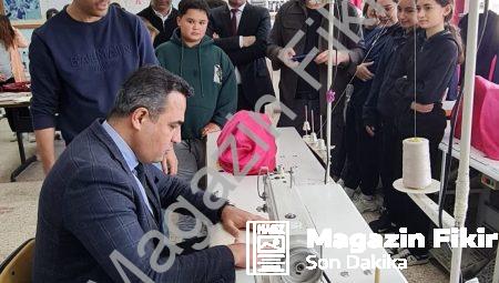 Sarıgöl Kaymakamı Halil Dalak Öğrencilerle Atölyeye Girdi: Hem Dikti Hem Üretti