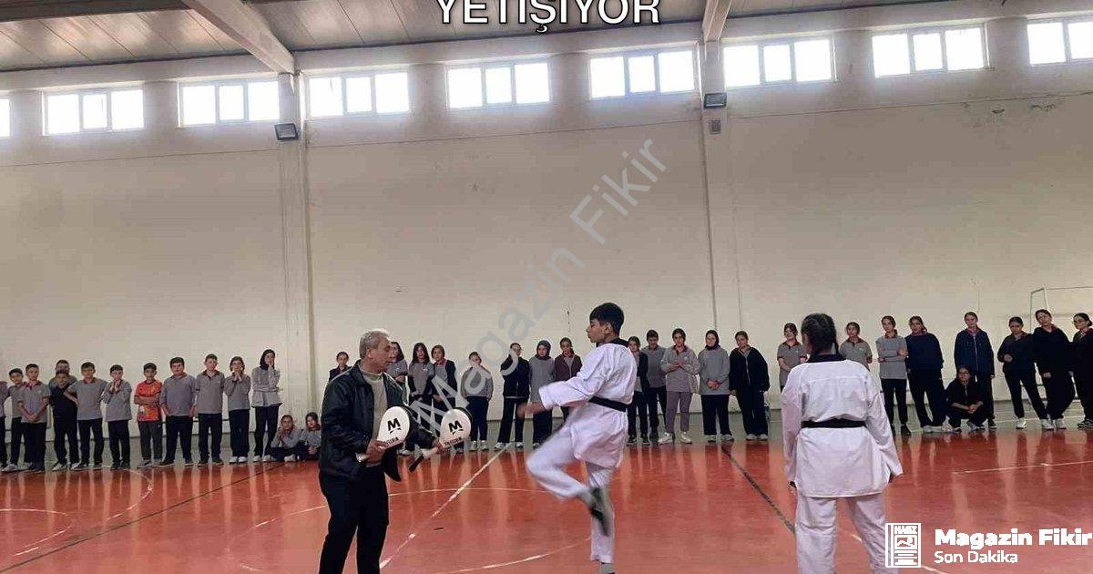 "Kütahya Pazarlar’da Spor Devrimi: Tekvando ile Geleceğin Şampiyonları Yetişiyor" başlıklı haber içi